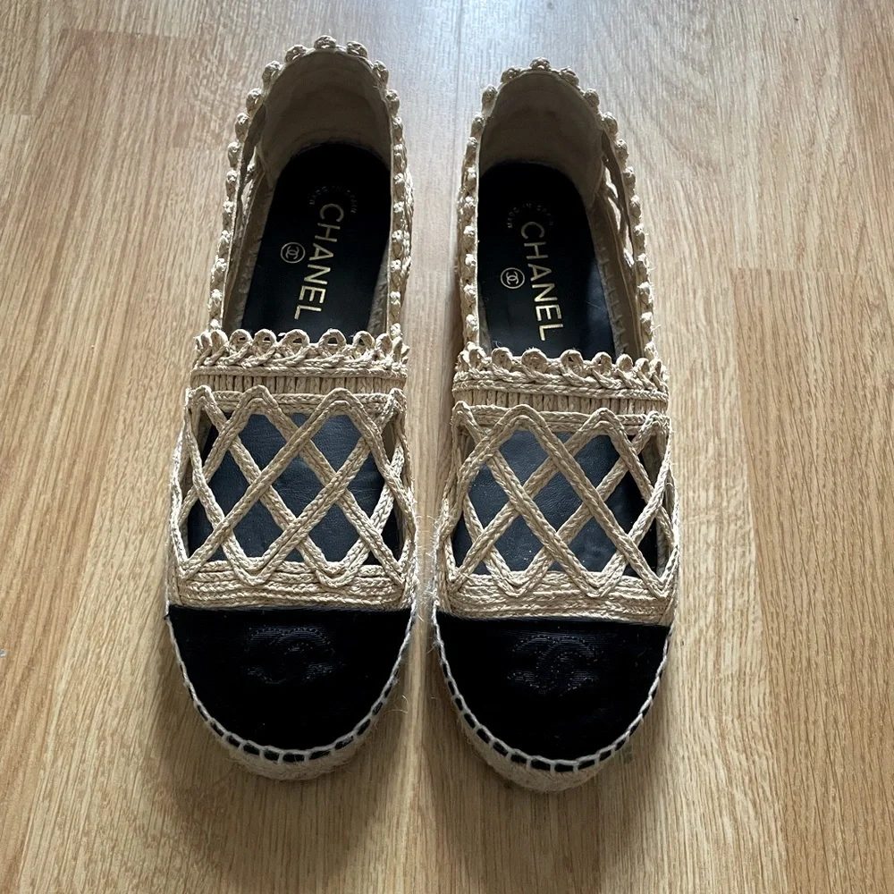 CHANEL Beige Crochet and Black Cap-Toe Espadrilles 38FR